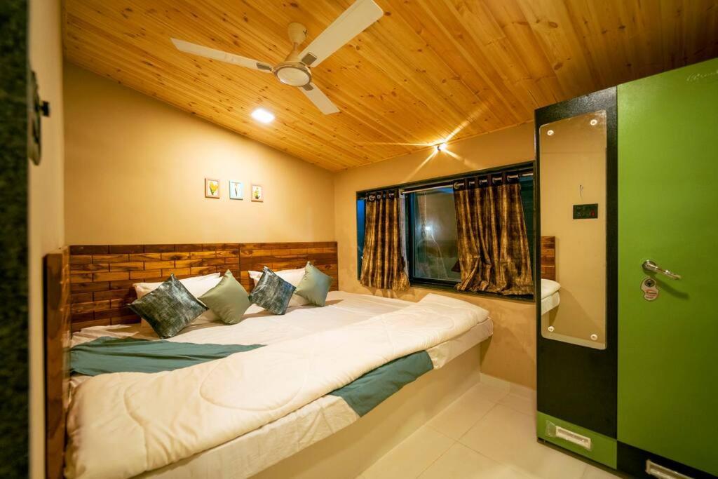 Spicy Mango Lakeside Abode - Luxurious Villa In Pawana Lonavala Ngoại thất bức ảnh