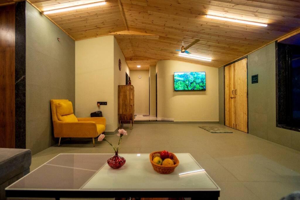 Spicy Mango Lakeside Abode - Luxurious Villa In Pawana Lonavala Ngoại thất bức ảnh